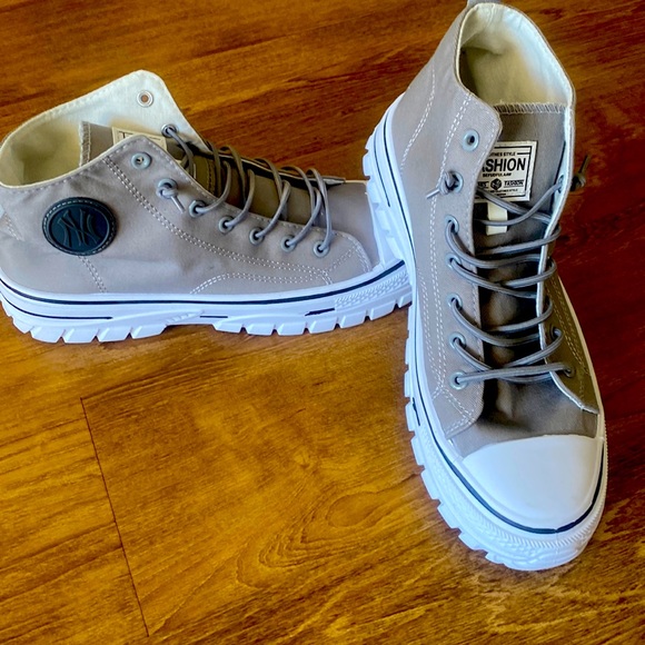 Brand new never worn gray high tops - Picture 1 of 6